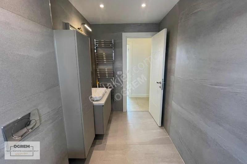 Kadıköy Caddebostan Da Giyinme Odalı Ebeveynli Boş Satılık Daire - Görsel 9