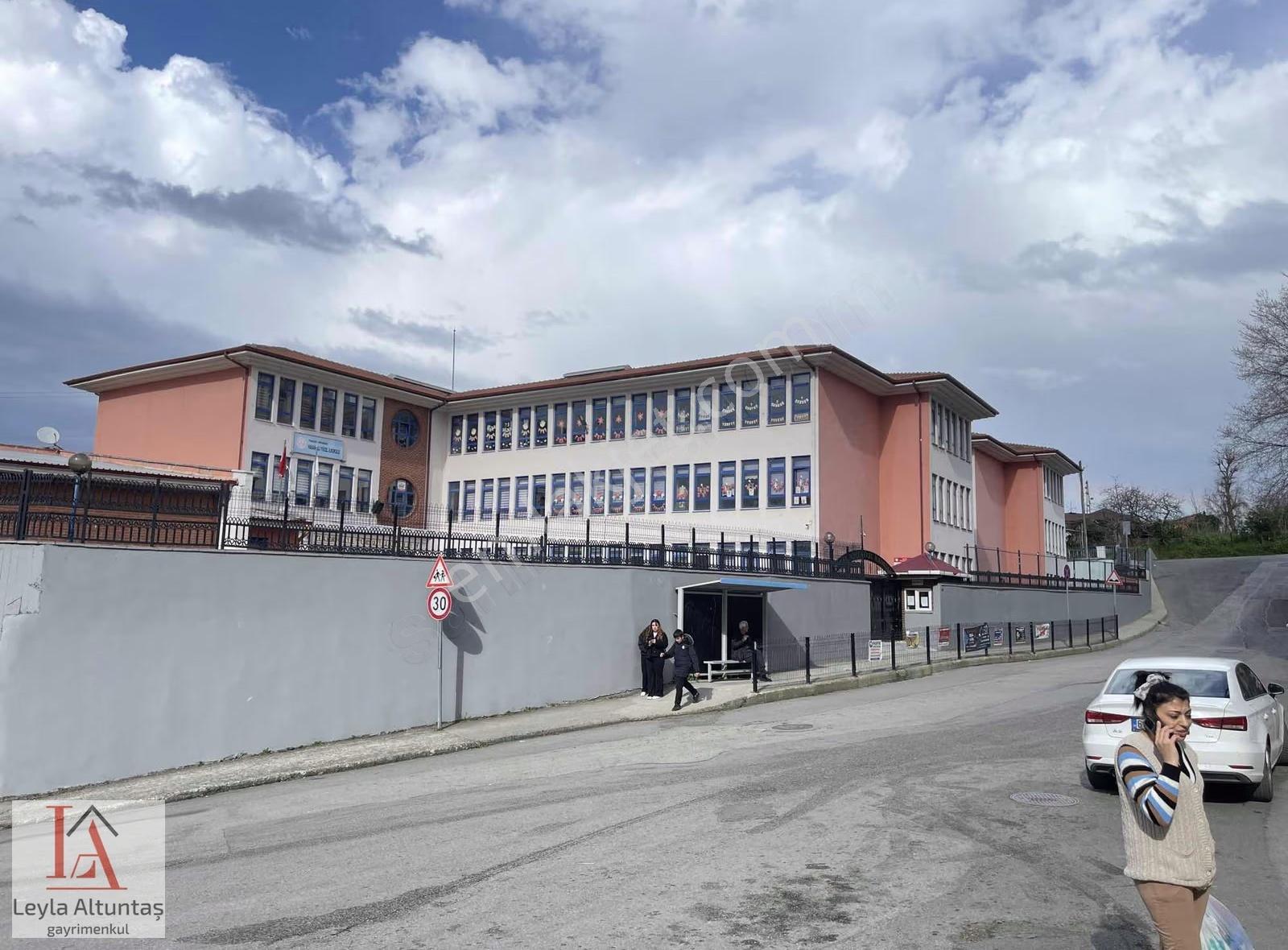 2 Nolu Erdoğduda İçi Yenilenmiş Satılık Fırsat 3+1 Daire - Görsel 19