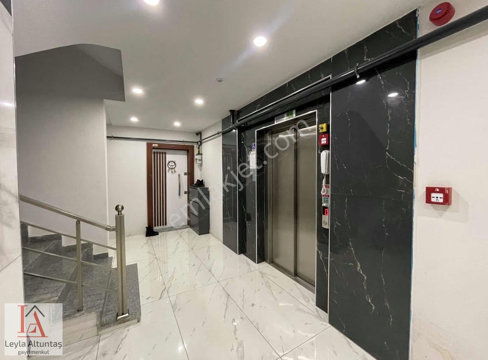 Yalıncakta Havuzlu Sitede Harika Bahçe Katı 2+1 Daire - Görsel 14