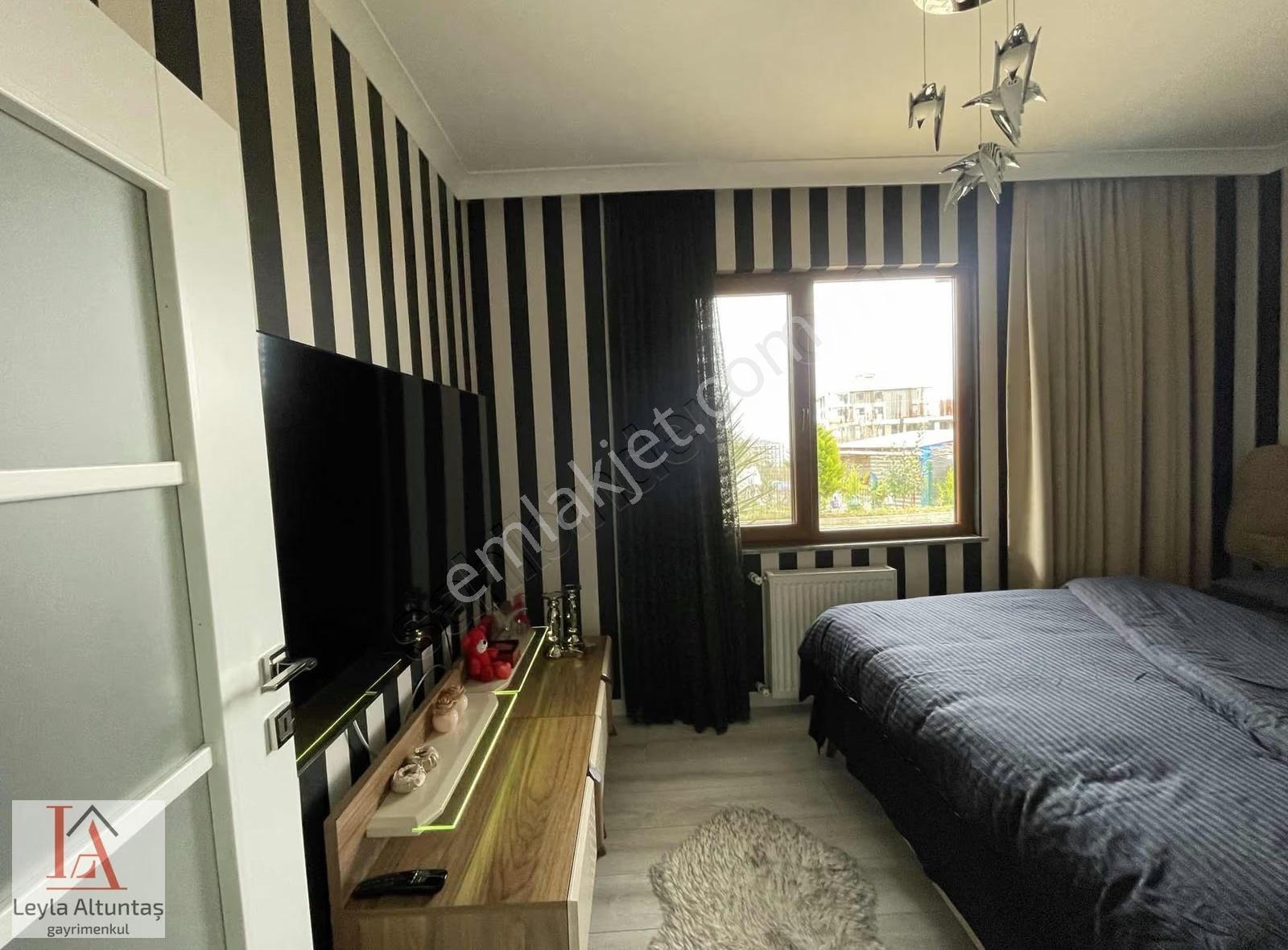 Yalıncakta Havuzlu Sitede Harika Bahçe Katı 2+1 Daire - Görsel 10