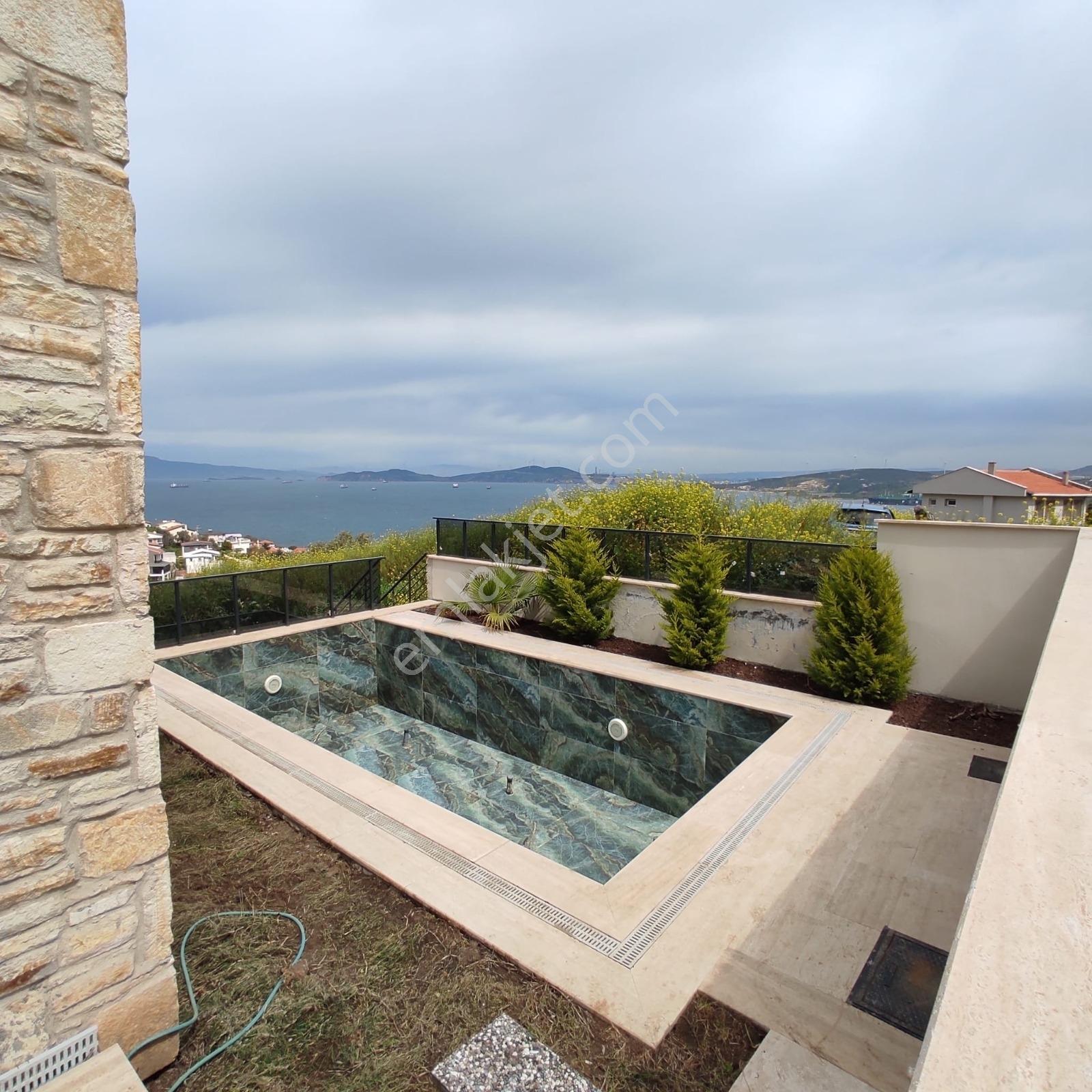 Yeni Foça'da Deniz Manzaralı Satılık Sıfır Villa - Görsel 29