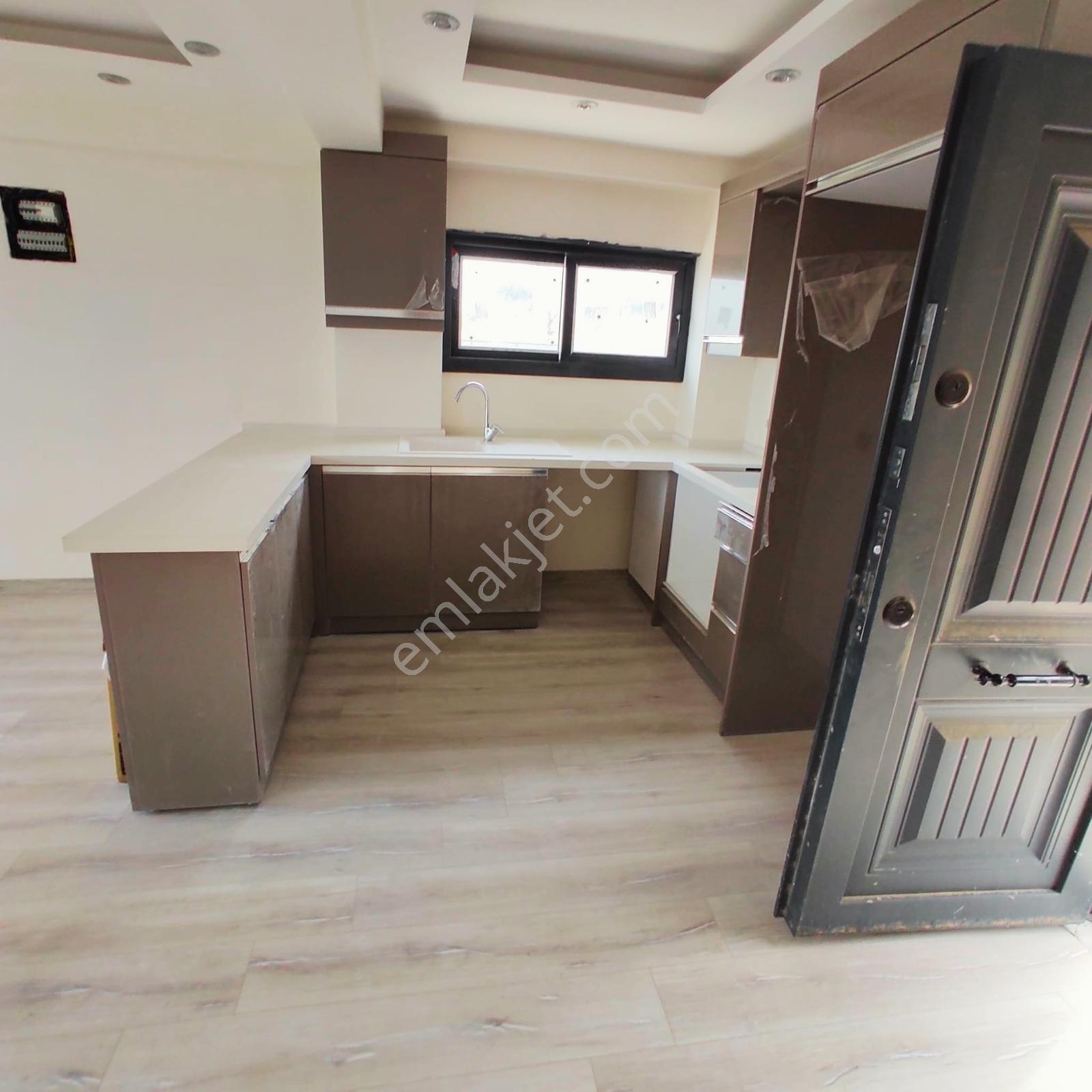 Yeni Foça'da Deniz Manzaralı Satılık Sıfır Villa - Görsel 6