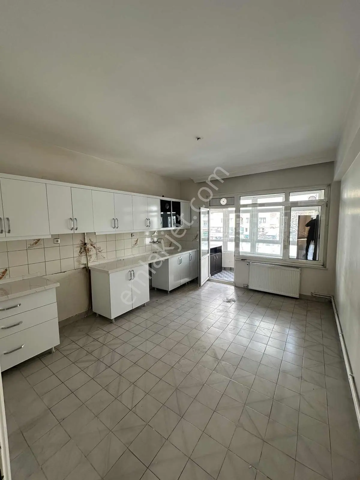 Remax Forum Dan Şehir Merkezinde Kiralık 3+1 - Görsel 3