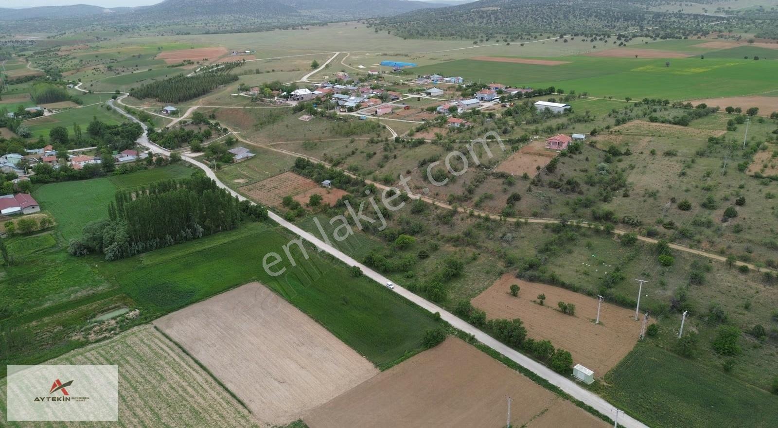 Güneysınır Aydoğmuşda Asfalt Yola Cepheli 961 M² Müstakil Tarla