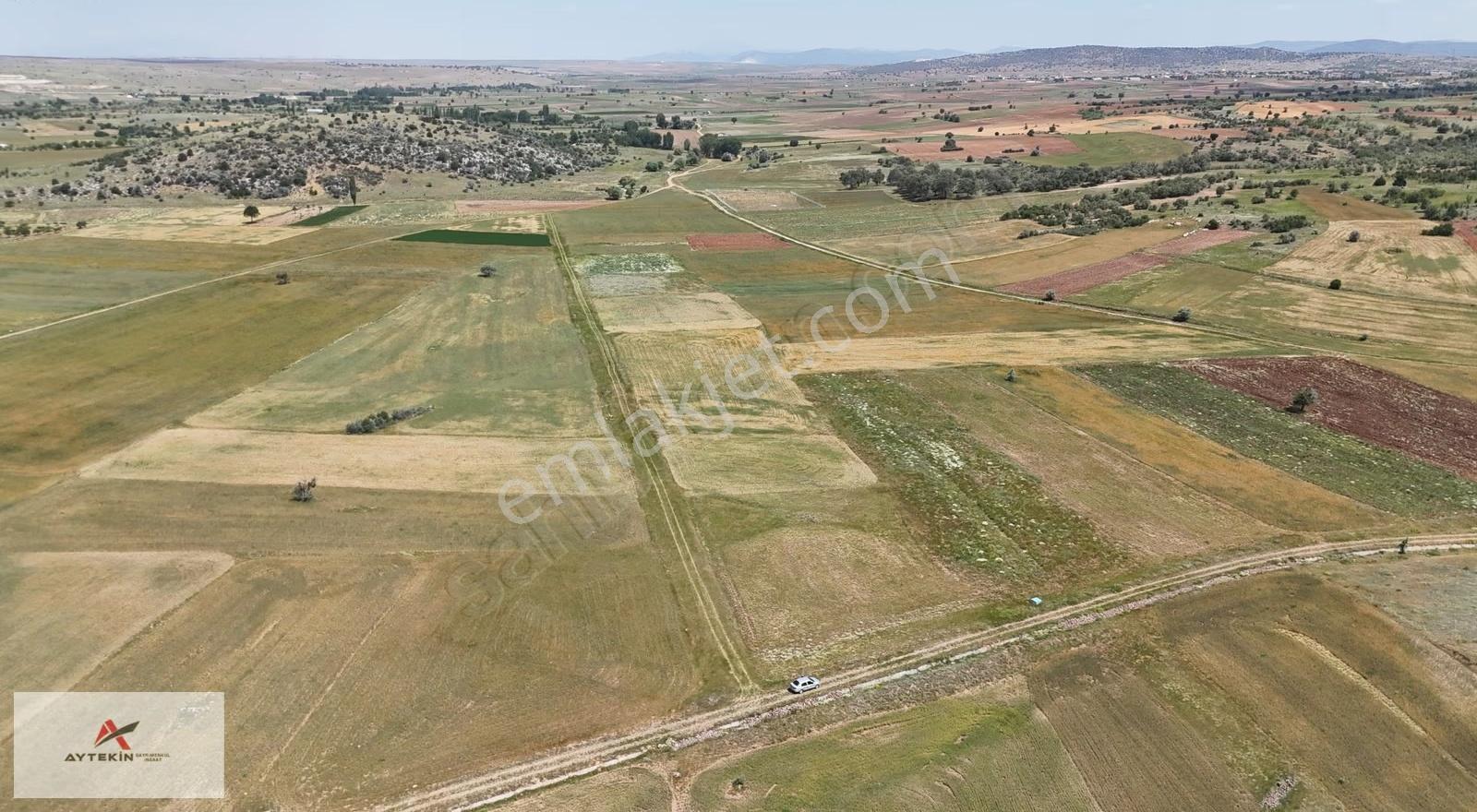 Akören Tülce Mahallesinde 1.832 M² Müstakil Tapulu Tarla