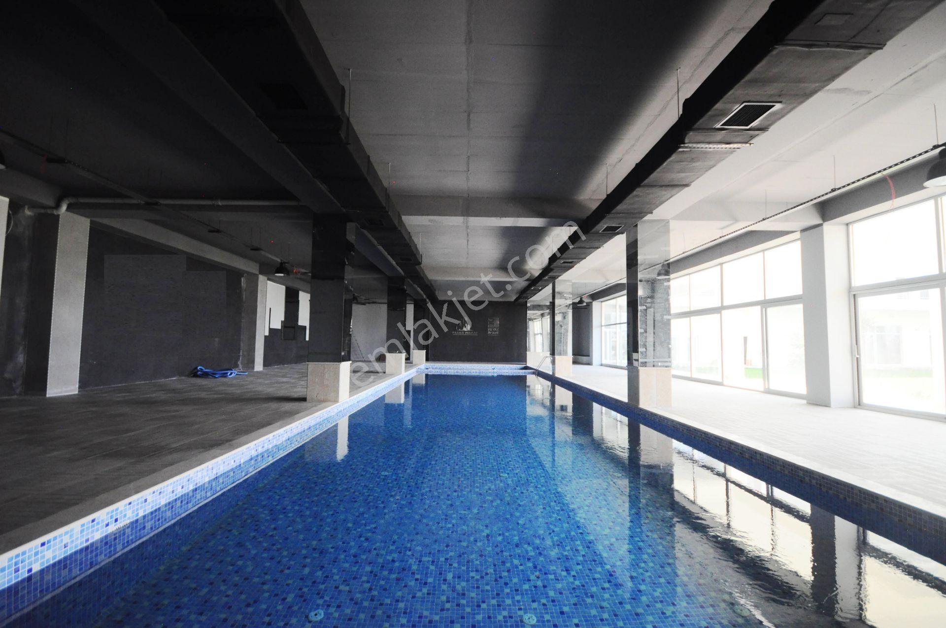 İstanbul House'dan Corner Life Sitesinde Havuz Cepheli Geniş 1+1 - Görsel 9
