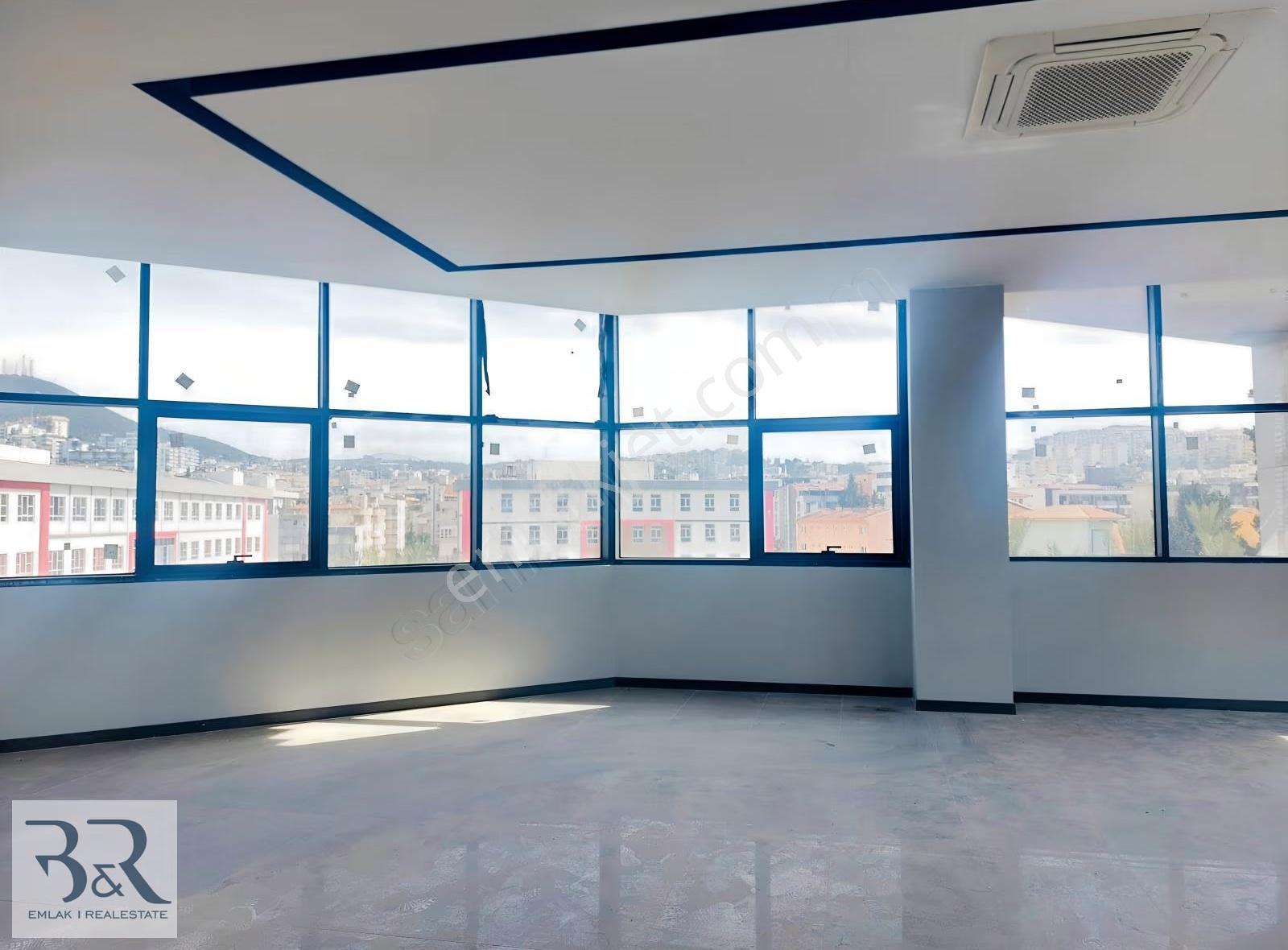 Kuşadası Tam Merkezde Cadde Üstü Sıfır Binada Kiralık Ofisler - Görsel 9