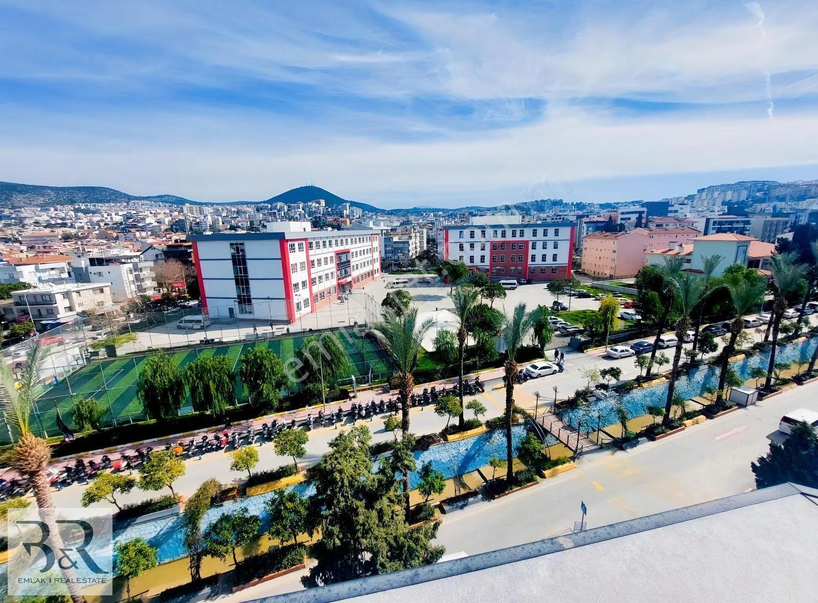 Kuşadası Tam Merkezde Cadde Üstü Sıfır Binada Kiralık Ofisler - Görsel 2