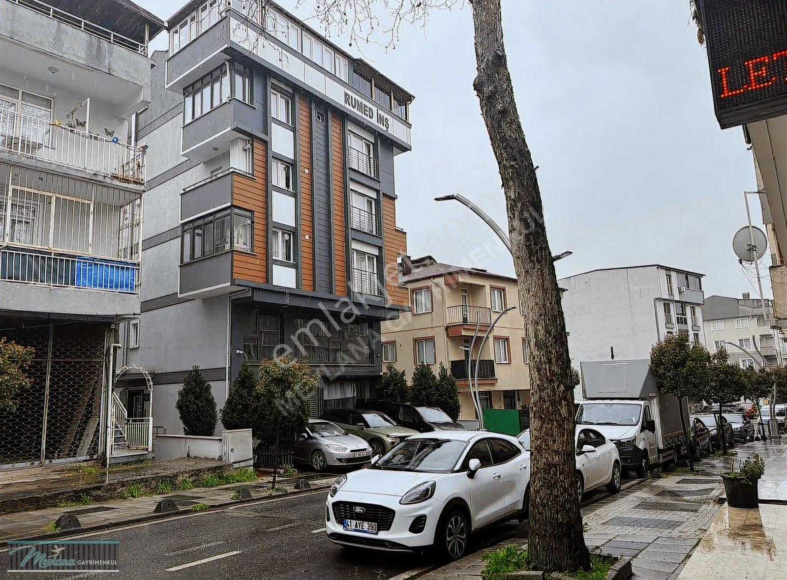 Çayırova Menderes Caddesi'nde Satılık 4+1 Normal Kat Daire - Görsel 4