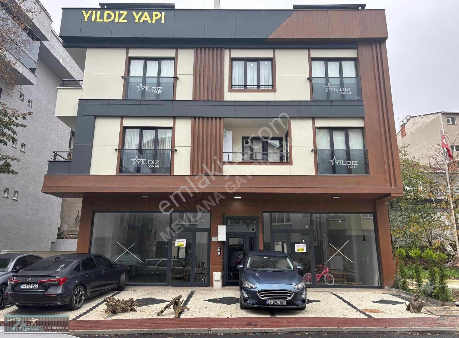 Çayırova Fatih Caddesi Yakını Satılık 200 M² Dükkan