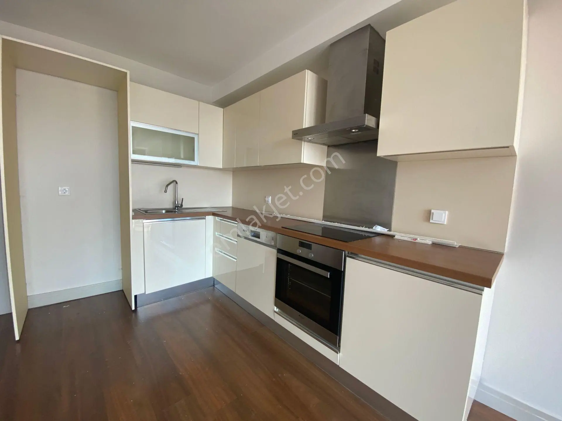 İstanbul House'dan Sur Yapı Corridor'da Peyzaj Manzaralı 1+1 - Görsel 4