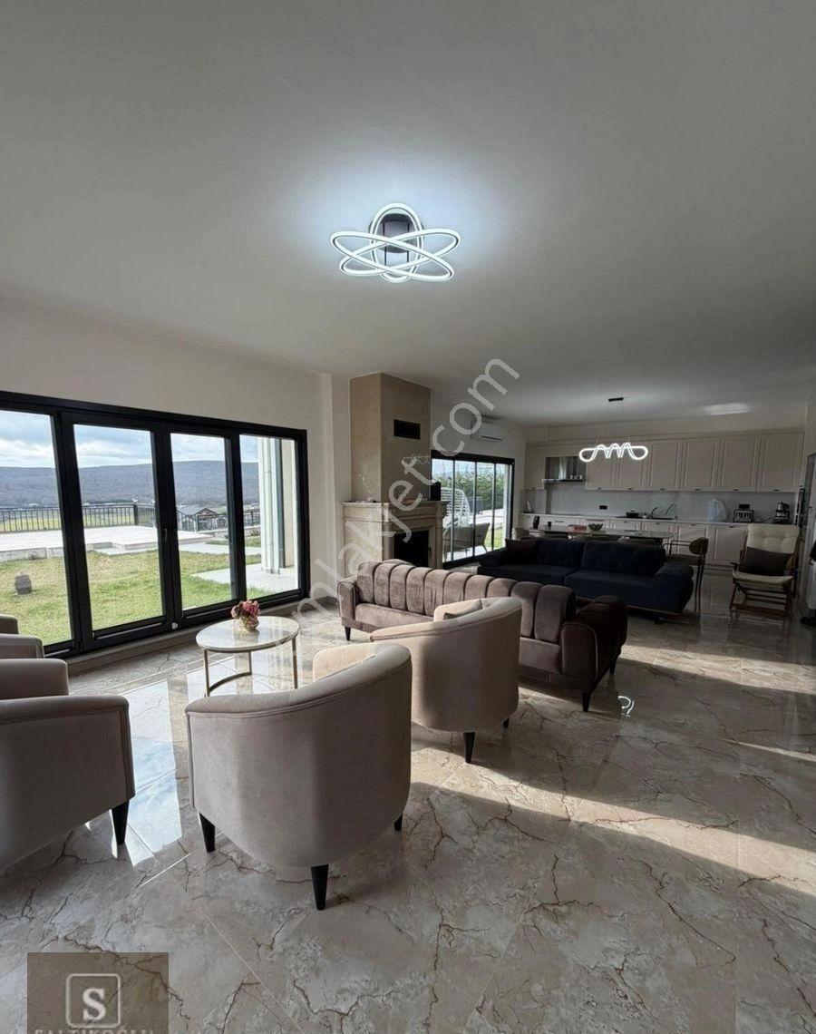 Saltıkoğlu'ndan Oklalıda 2900 M² İçinde Havuzlu Lüks Villa - Görsel 8