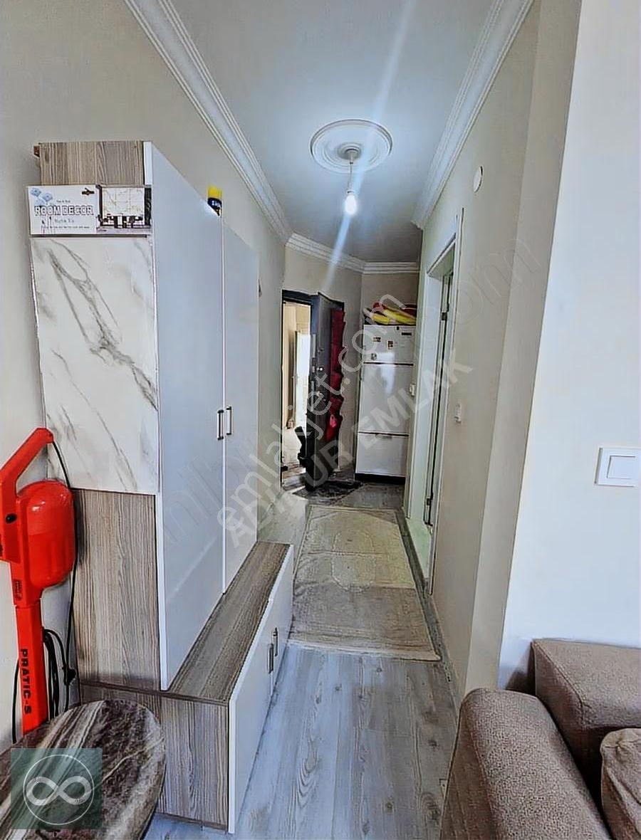Kuşadası Davutlar Merkezde Eşyalı 1+1 Satılık Daire - Görsel 13