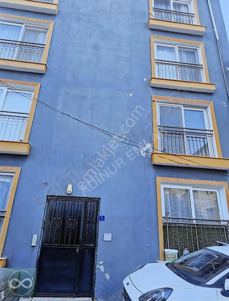 Kuşadası Davutlar Merkezde Eşyalı 1+1 Satılık Daire
