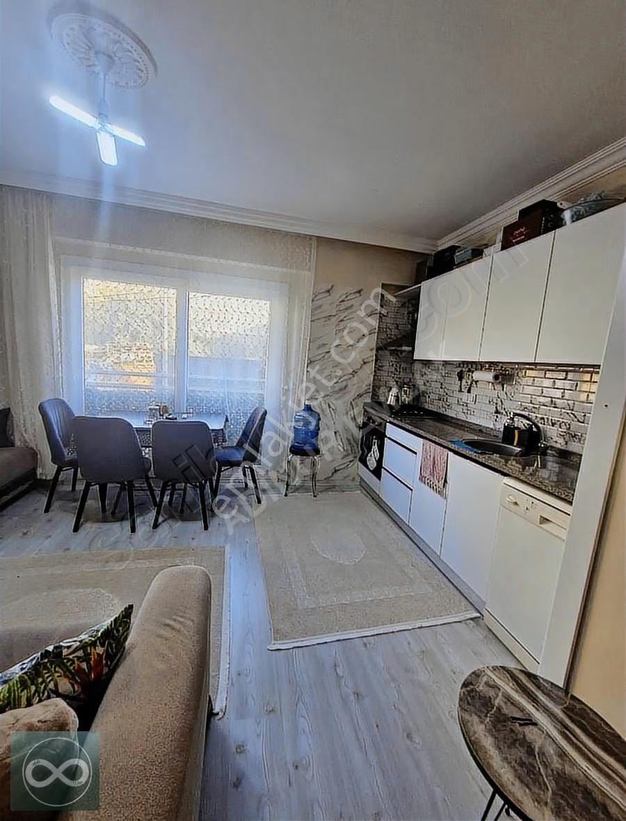 Kuşadası Davutlar Merkezde Eşyalı 1+1 Satılık Daire - Görsel 12