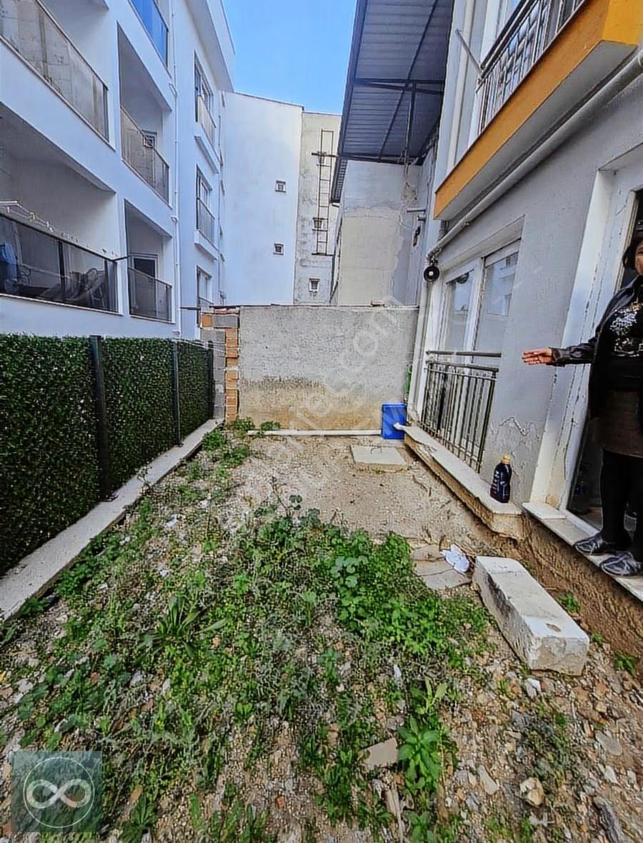 Kuşadası Davutlar Merkezde Eşyalı 1+1 Satılık Daire - Görsel 22