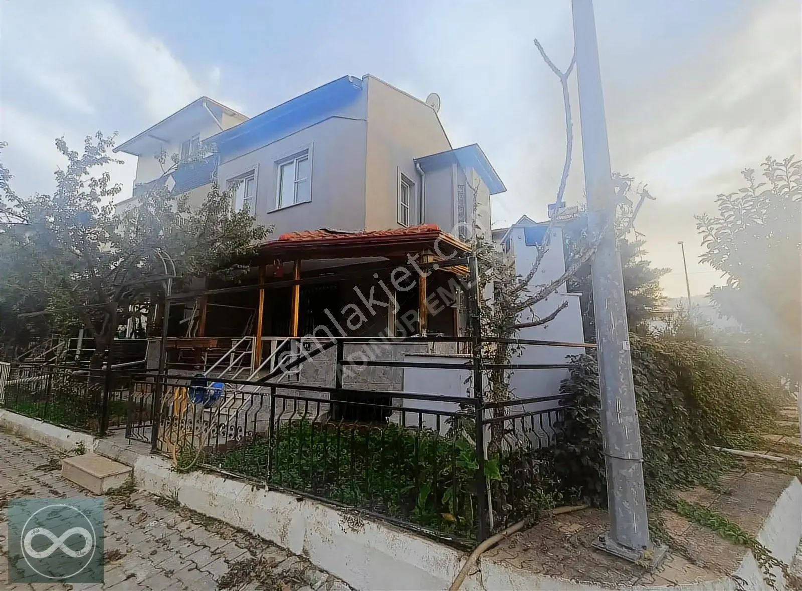 Kuşadası Davutlar Sahilde Özel Havuzlu Yazlık 8 Milyon