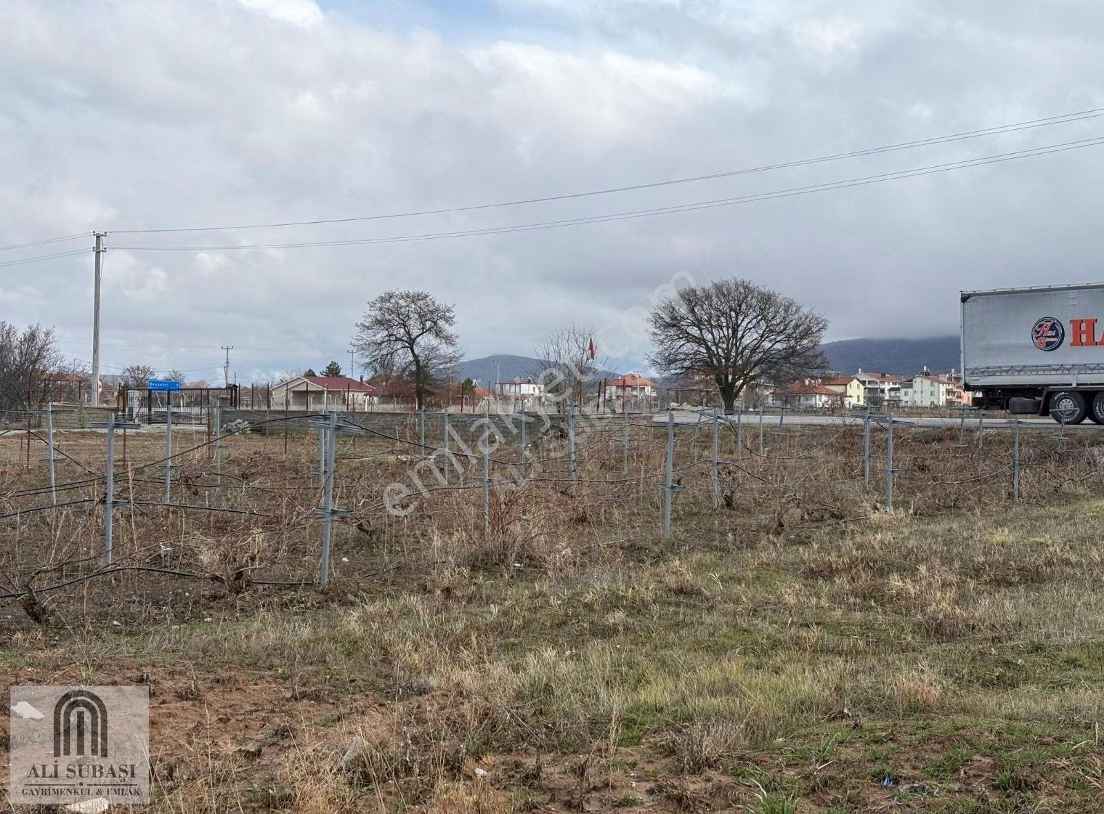 Karadiken Mevki Ana Yola 1 Parsel Yolu Var Satılık Arazi - Görsel 12