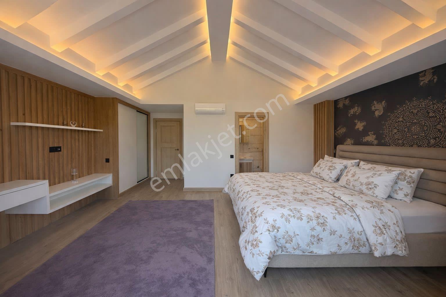 Kuşadası Lüks 4+1 Geniş Müstakil Villa- Özel Bahçeli - Görsel 13
