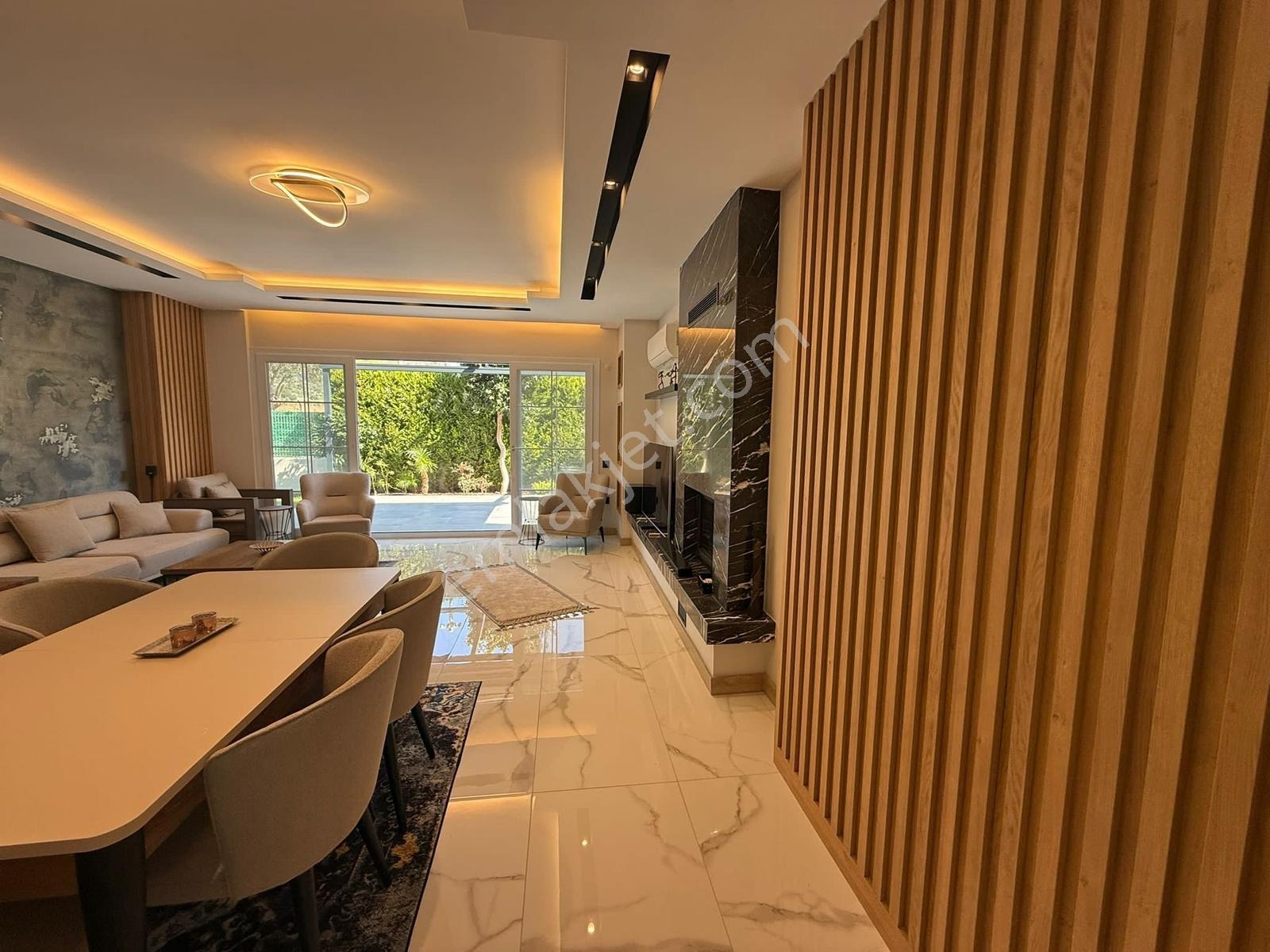 Kuşadası Lüks 4+1 Geniş Müstakil Villa- Özel Bahçeli - Görsel 15