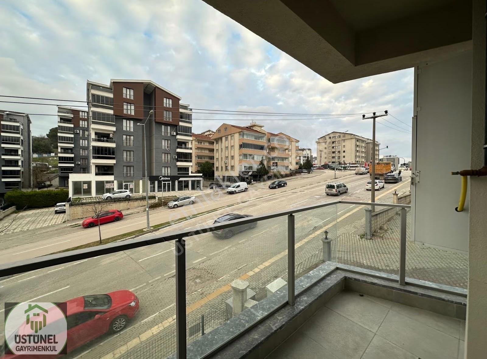 Üstüne'den Anafartar Cepheli Lüks Geniş Hazır Kiracılı Daire - Görsel 4