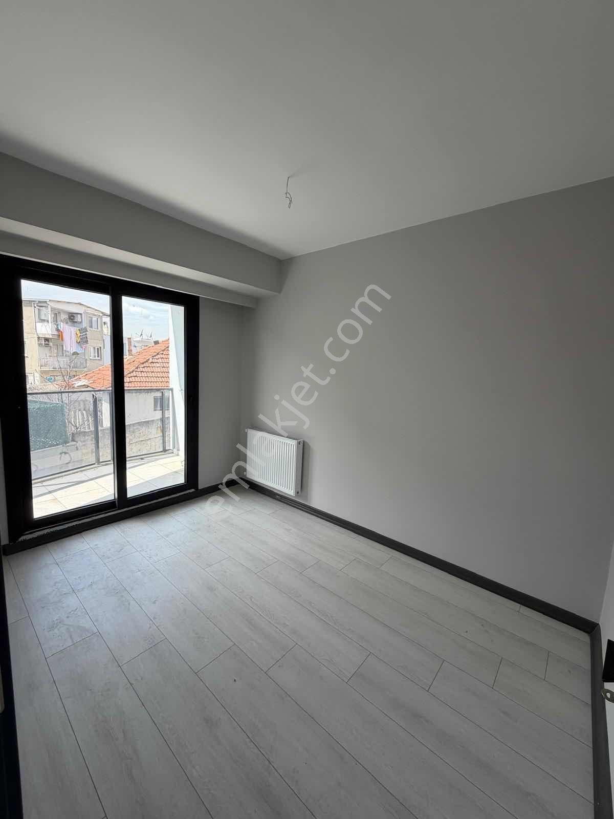 Buca Ufuk Mahallesinde Kiralık 1+1 Doğalgazlı Balkonlu Ev - Görsel 5