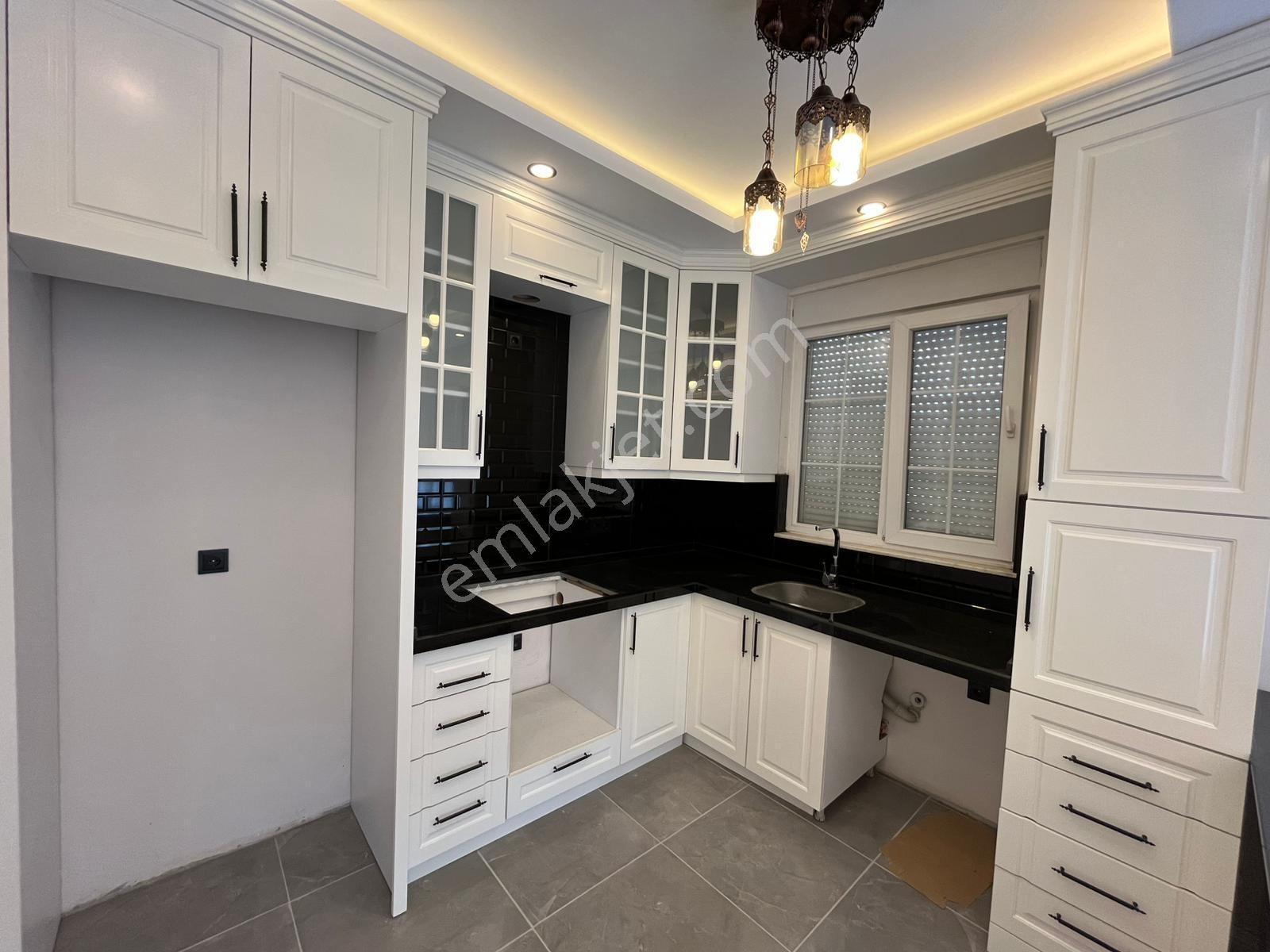 Döşemealtı'nda Satılık 5+2 Lüks Villa | Teraslı | Bahçeli - Görsel 6