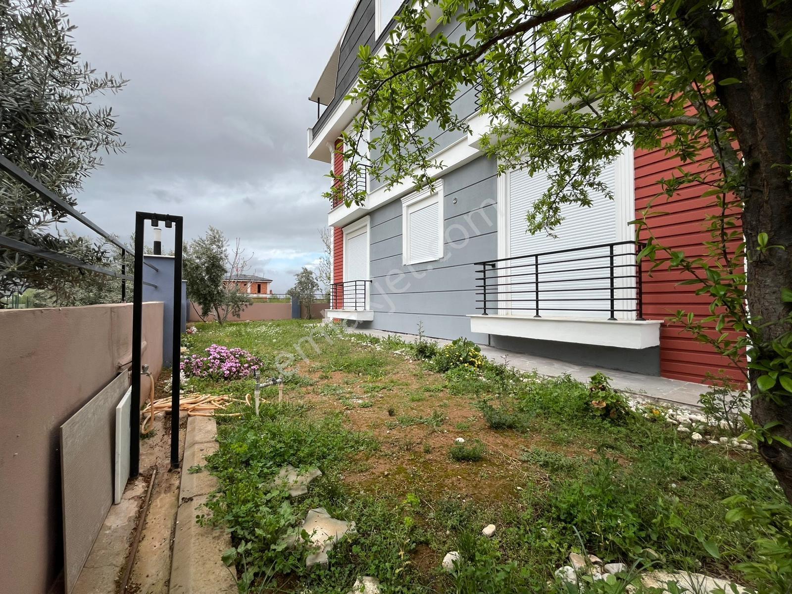 Döşemealtı'nda Satılık 5+2 Lüks Villa | Teraslı | Bahçeli - Görsel 16