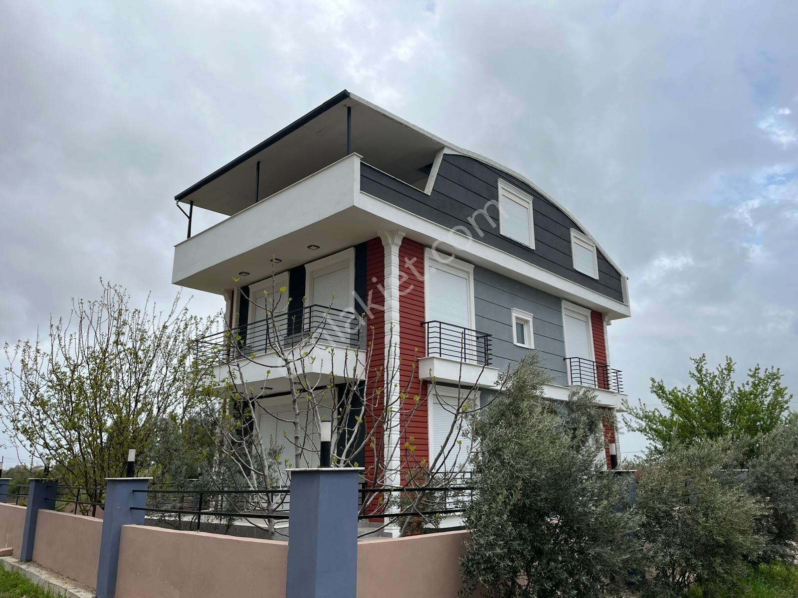 Döşemealtı'nda Satılık 5+2 Lüks Villa | Teraslı | Bahçeli - Görsel 12