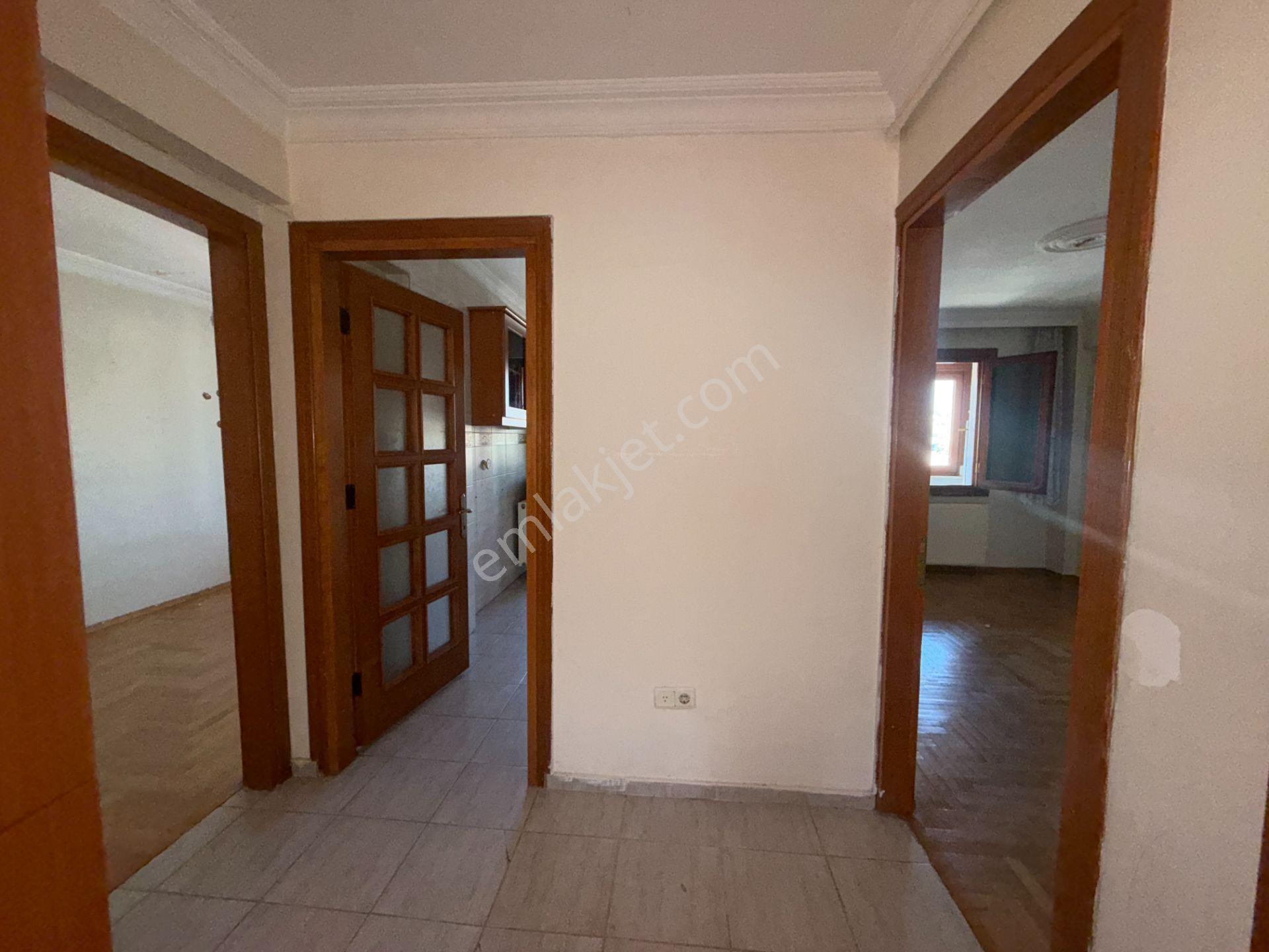 Koşuyolu Sabancı Sitesi Karşısı Geniş 2+1 Satılık Daire / Boştur - Görsel 22