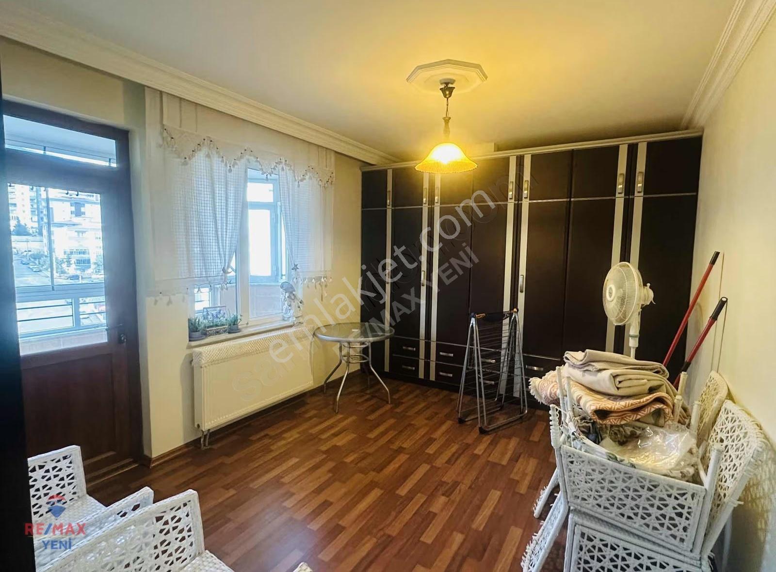 Re/max Yeni Gayrimenkul´den Merkezi Lokasyonda Satlık Daire - Görsel 6