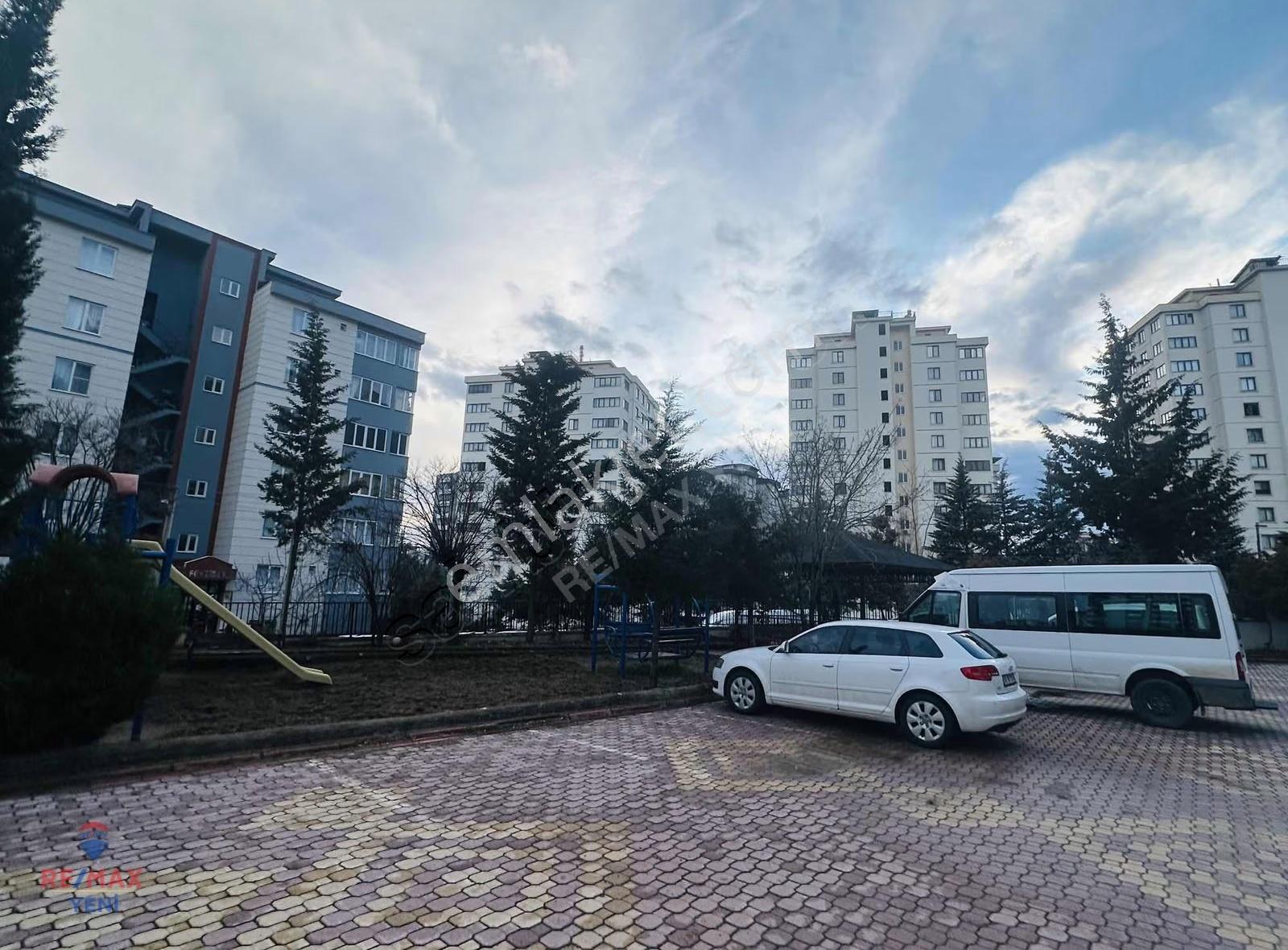 Re/max Yeni Gayrimenkul´den Merkezi Lokasyonda Satlık Daire - Görsel 8