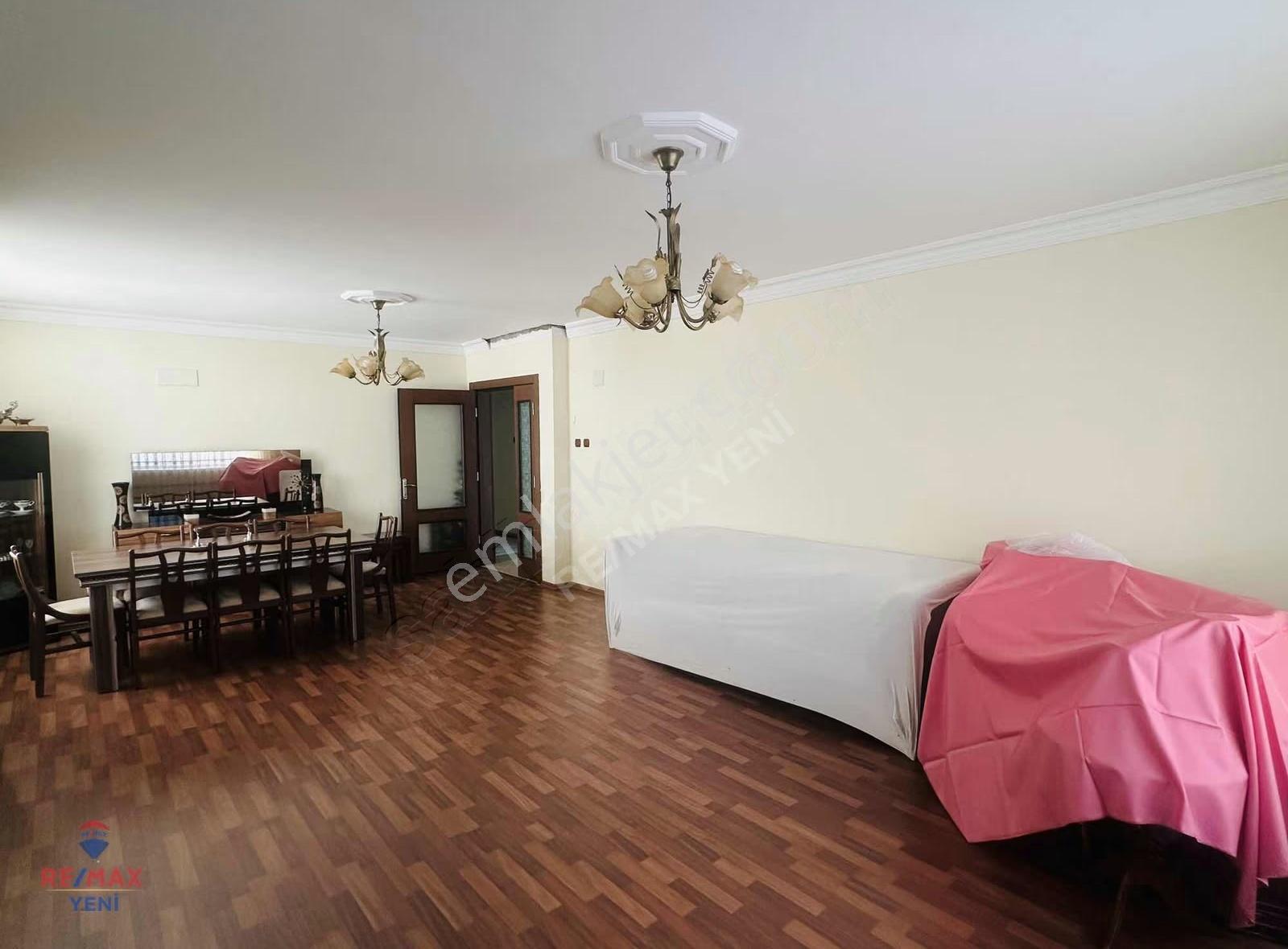 Re/max Yeni Gayrimenkul´den Merkezi Lokasyonda Satlık Daire - Görsel 4