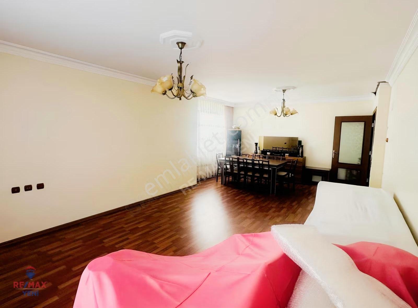 Re/max Yeni Gayrimenkul´den Merkezi Lokasyonda Satlık Daire - Görsel 20