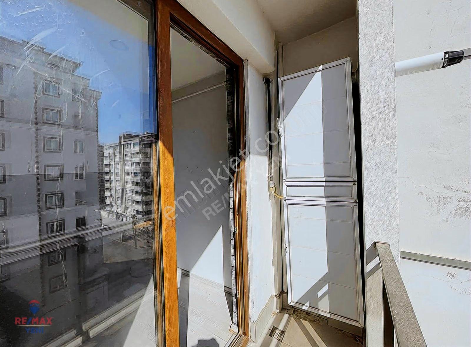 Remax Yeni'den Harika Konumlu 1+1 Balkonlu Daire~ - Görsel 13