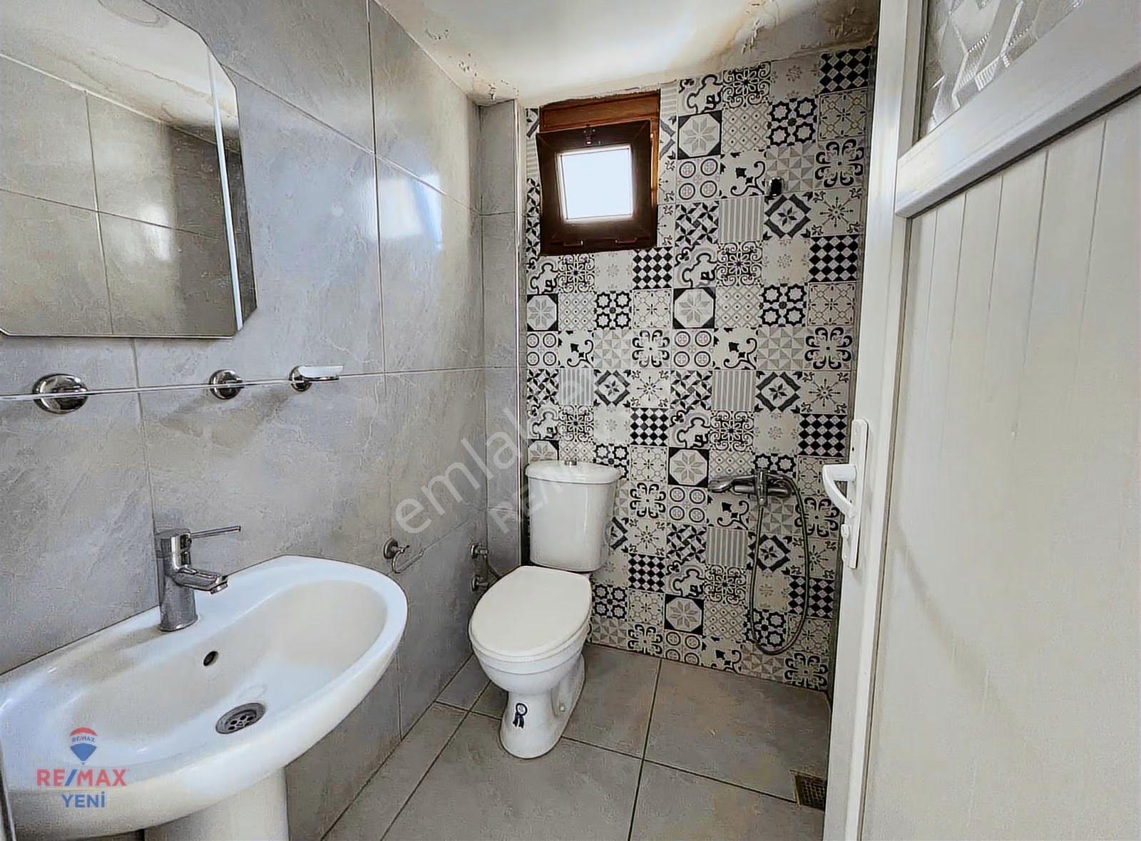 Remax Yeni'den Harika Konumlu 1+1 Balkonlu Daire~ - Görsel 11