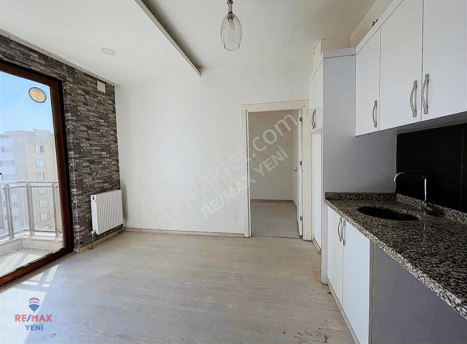 Remax Yeni'den Harika Konumlu 1+1 Balkonlu Daire~ - Görsel 14