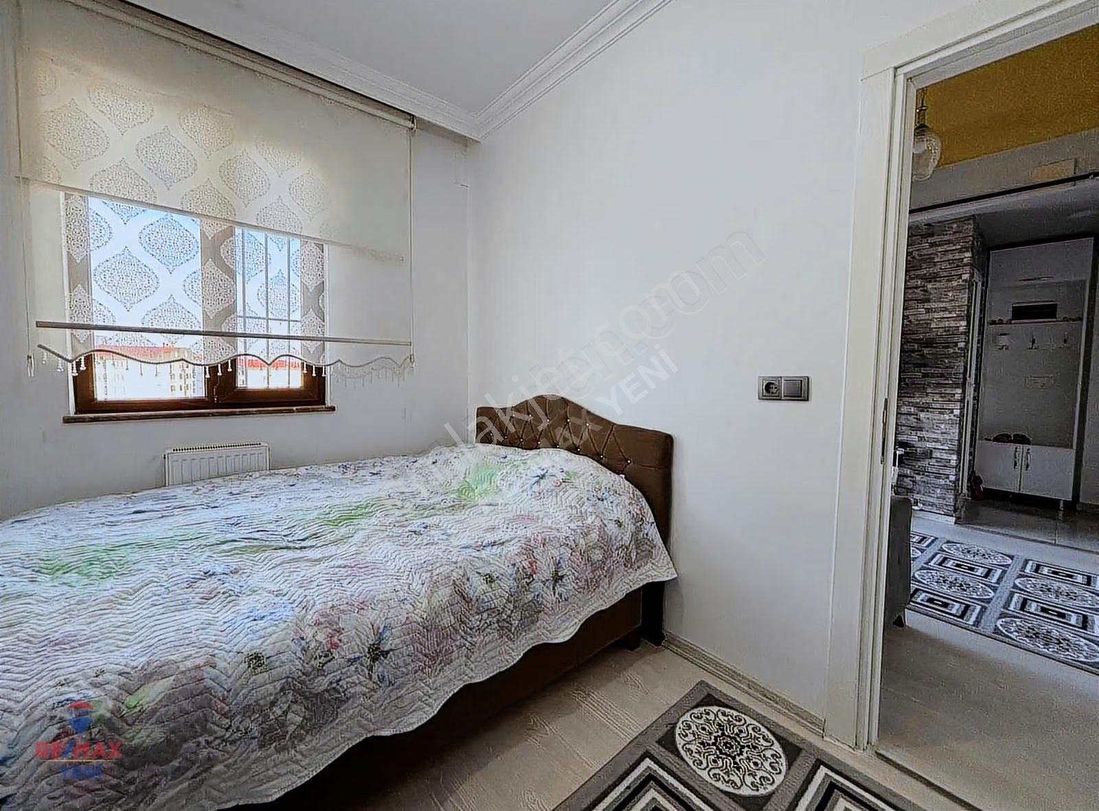 Remax Yeni'den Harika Konumlu Satılık Eşyalı Balkonlu 1+1 Daire - Görsel 9