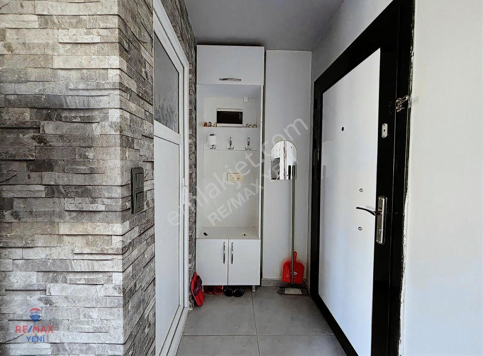 Remax Yeni'den Harika Konumlu Satılık Eşyalı Balkonlu 1+1 Daire - Görsel 7