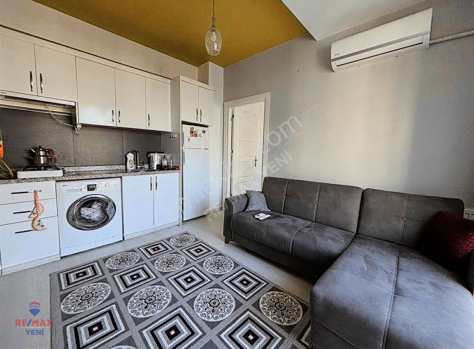 Remax Yeni'den Harika Konumlu Satılık Eşyalı Balkonlu 1+1 Daire - Görsel 10