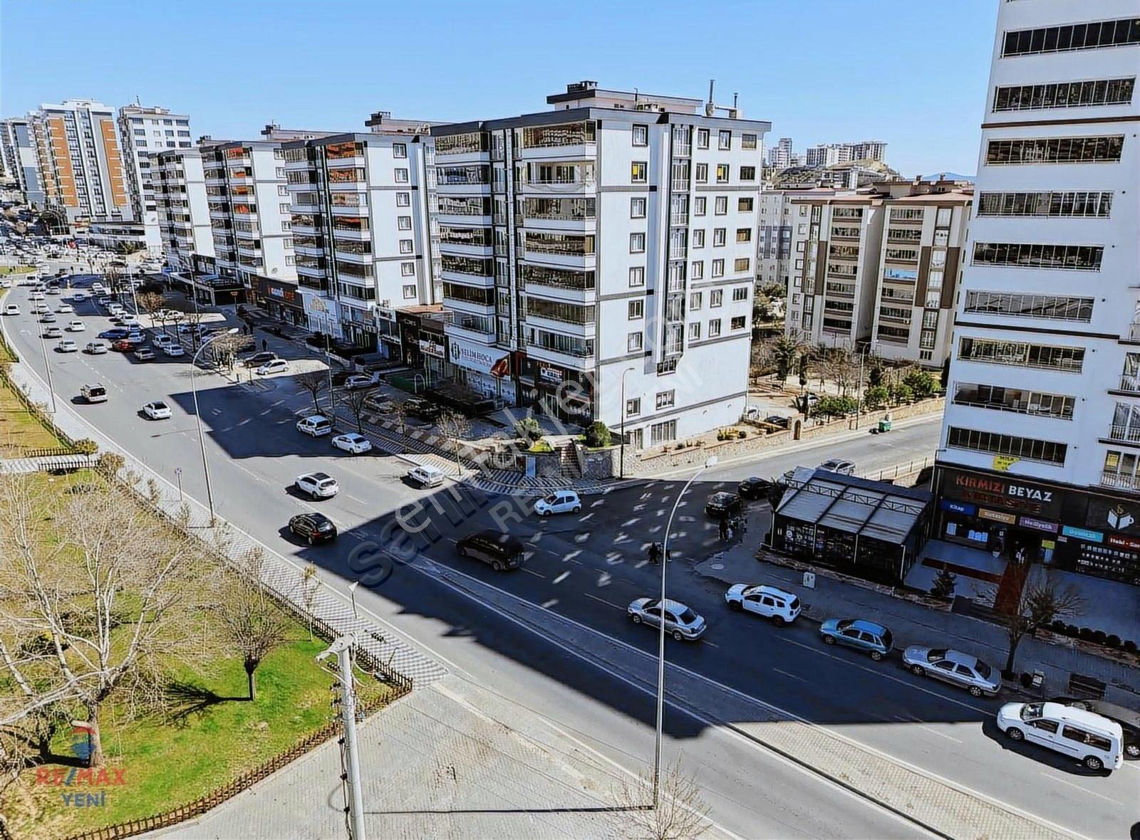 Bahçeci Hoca Bulvarında Kiralık 3 Katlı Geniş İşyeri - Görsel 27