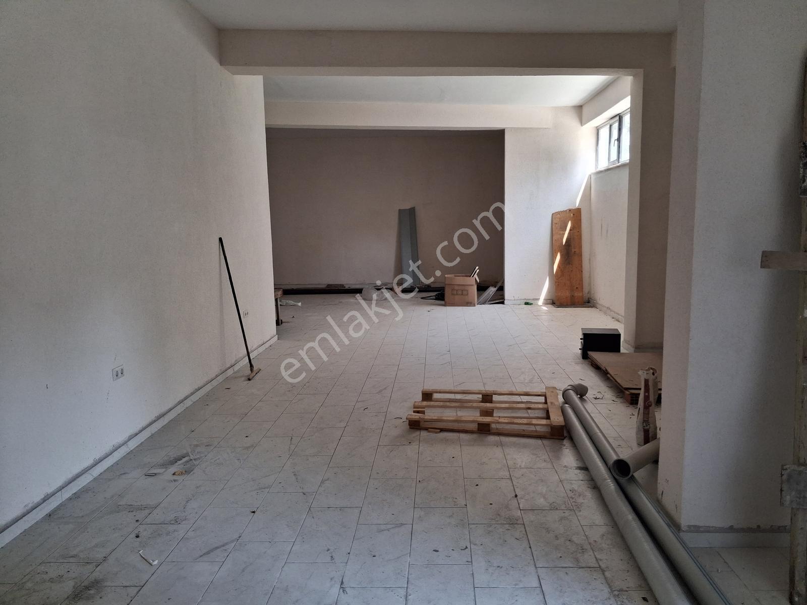 Bağcılar Da Güzel Konumda Caddeye Cephe Arada Kiralık Dükkan 0 - Görsel 14