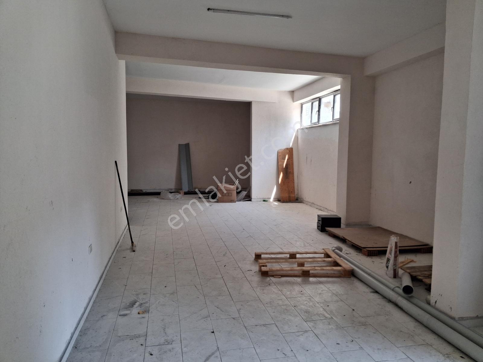 Bağcılar Da Güzel Konumda Caddeye Cephe Arada Kiralık Dükkan 0 - Görsel 15
