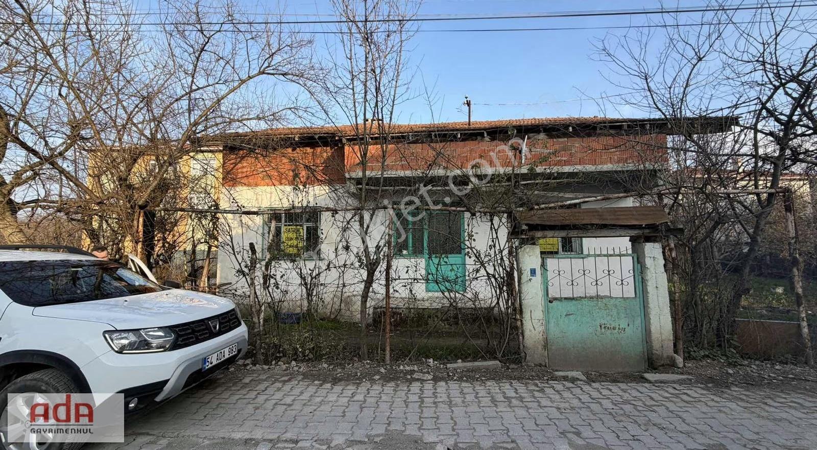 Sakarya Geyve Merkezde 400 M² Arsa Ve Satılık Müstakil Ev