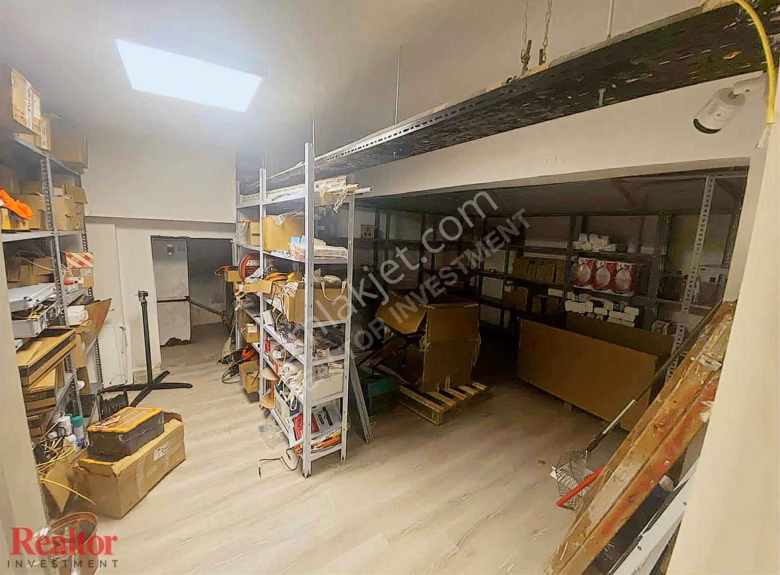 Koşuyolu'nun En Nezih Sokağında 360m2 Muhteşem Villa Fırsatı - Görsel 32