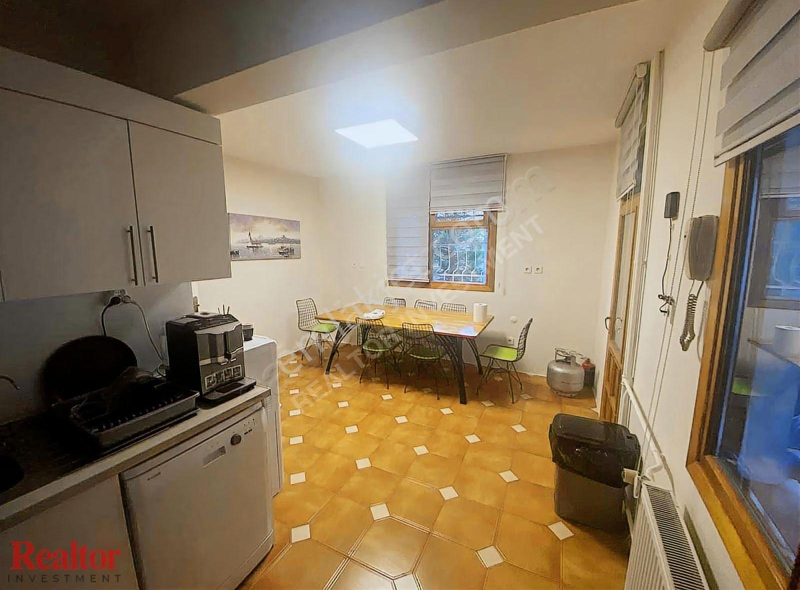 Koşuyolu'nun En Nezih Sokağında 360m2 Muhteşem Villa Fırsatı - Görsel 28