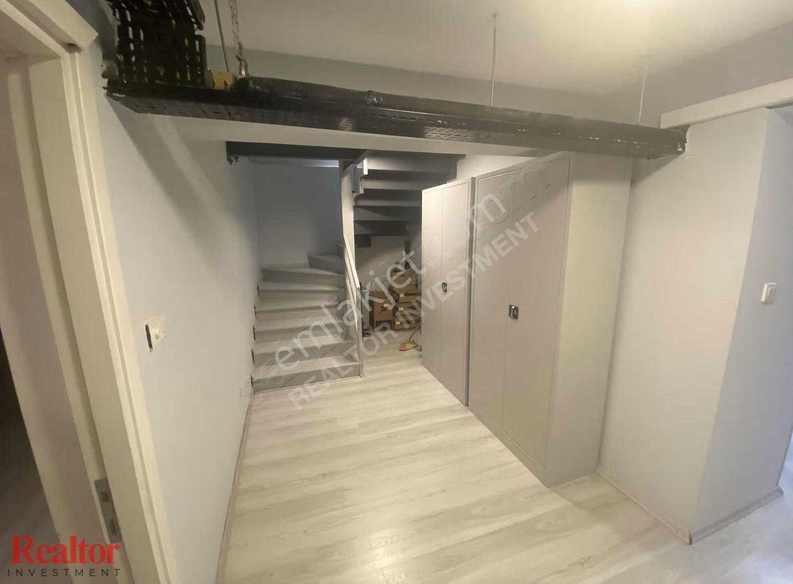 Koşuyolu'nun En Nezih Sokağında 360m2 Muhteşem Villa Fırsatı - Görsel 29