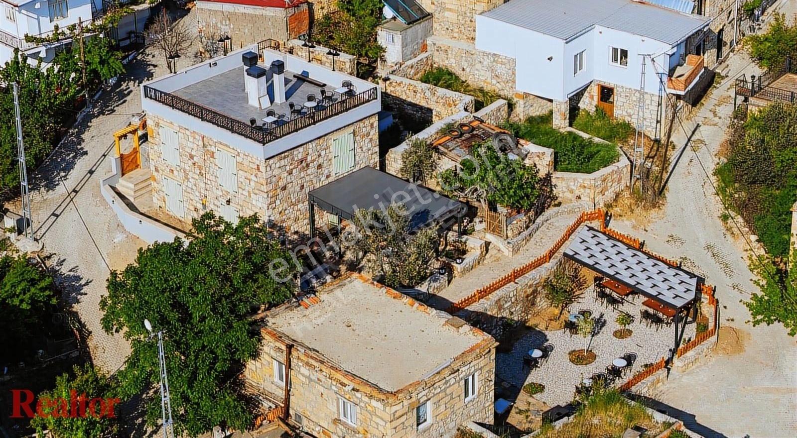Assos Sazlı Köyünde Konut İmarlı Taş Duvar Çevrili Peyzajlı Arsa - Görsel 3