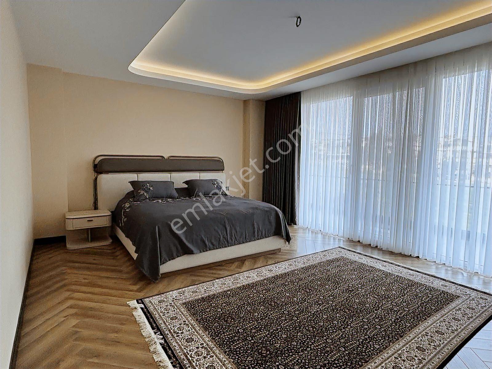 Güzelce'de Müstakil Bahçeli Havuzlu Deniz Manzaralı Villa - Görsel 18