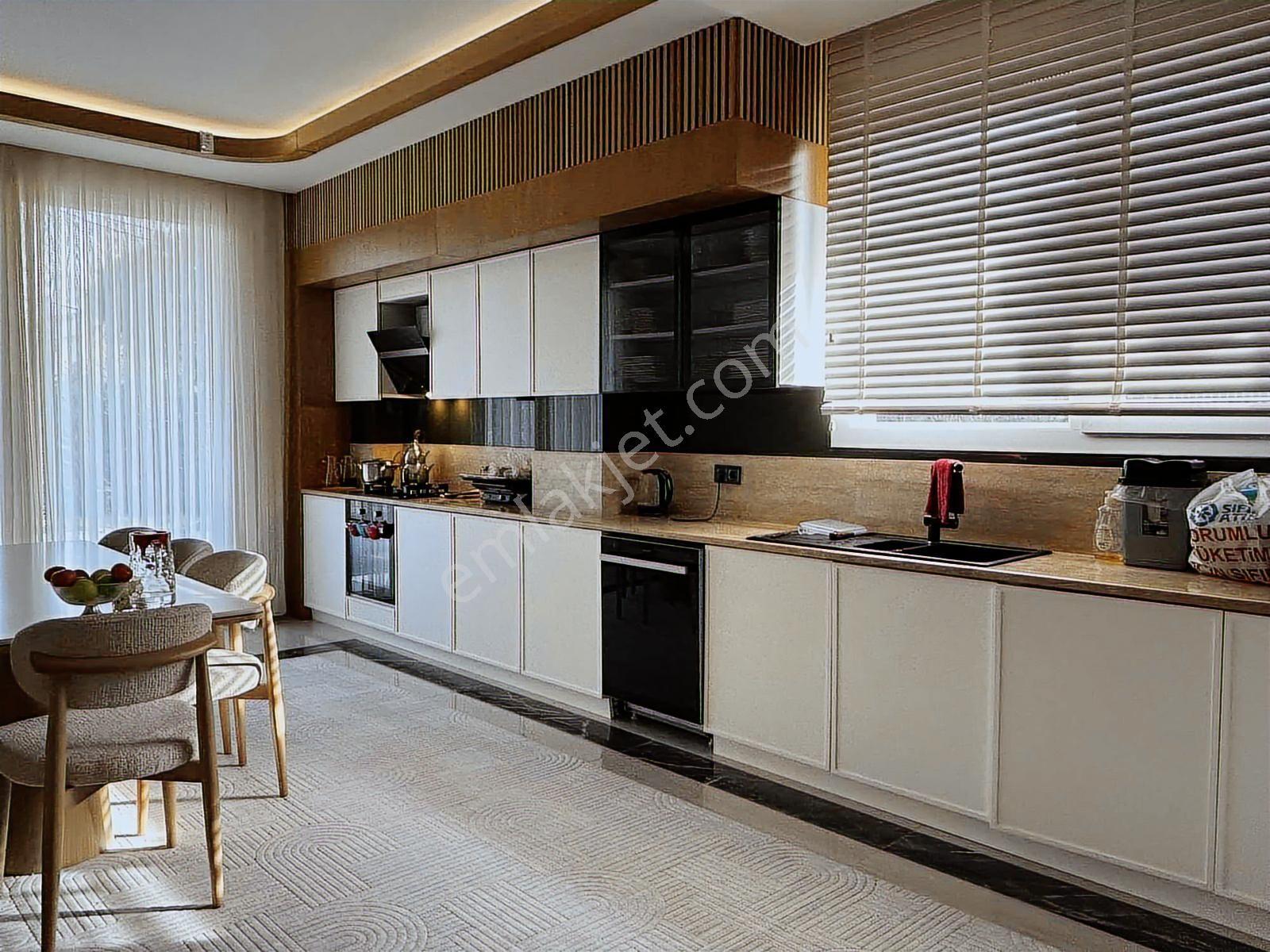 Güzelce'de Müstakil Bahçeli Havuzlu Deniz Manzaralı Villa - Görsel 20